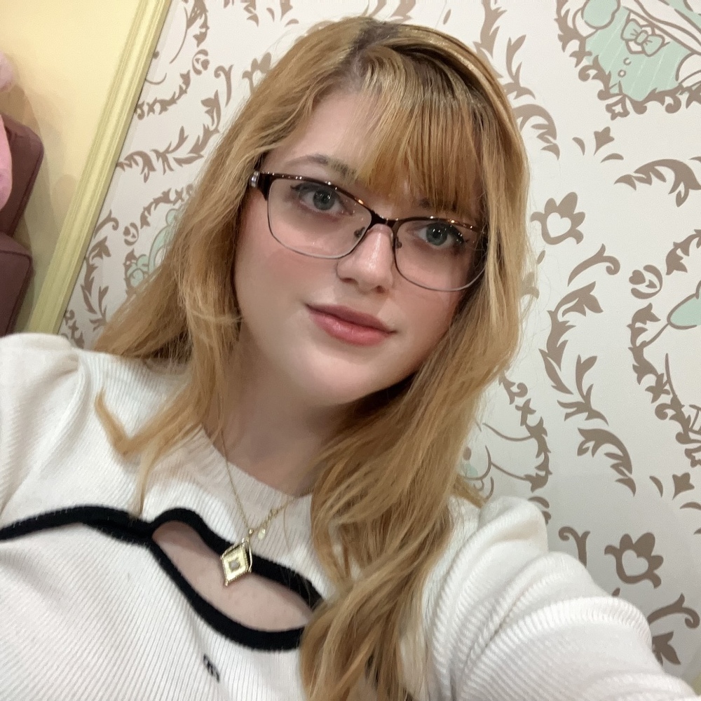 Meet your Posher, Carly